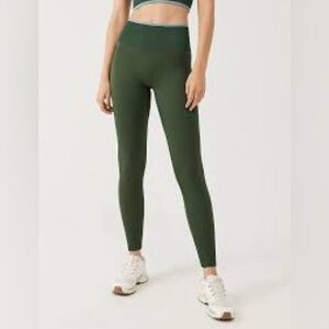 Outdoor Voices 7/8 Ribbed Green Leggings